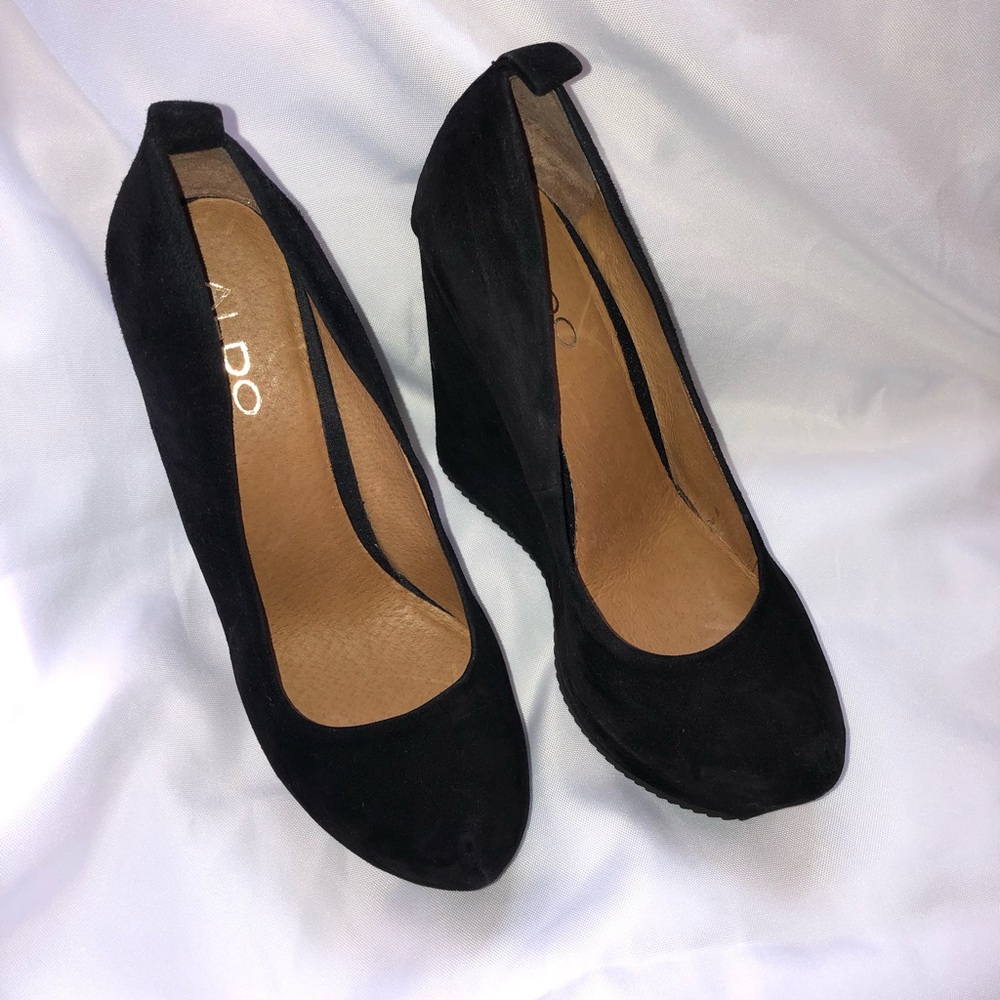 Aldo sued wedges NWT